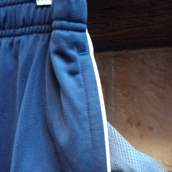 NWT Under Armour Athletic Pants Sz YXL Blue - Picture 3 of 6